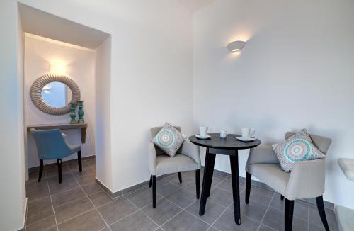 Firostefani Hotel | Remvi Suites