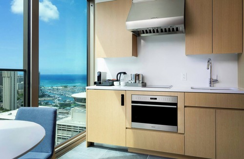 Ala Moana Hotel | Renaissance Honolulu Hotel & Spa