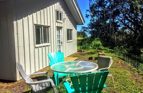 Pepeekeo Cabin | River View Family House with a Full Kitchen (No Cleaning Fee)