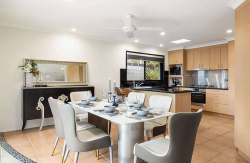 Broadbeach Waters Apartment | Riverfront Home | Pool Wifi Workspace | Sleeps 10