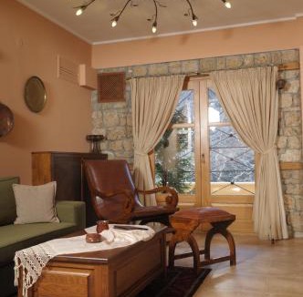 Almopia Apartment | Roes Suites