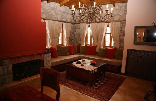 Almopia Apartment | Roes Suites