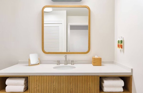 Kaanapali Hotel | Royal Bungalow Studio Suite at Royal Lahaina Resort, 2 Outdoor Pools