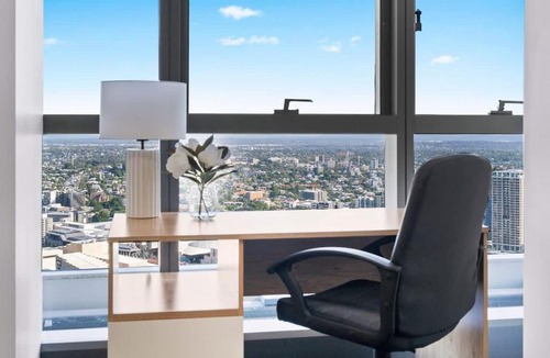 Brisbane Central Business District Apartment | Ryeva Stays with free Parking, Pool, Sauna, Gym & River Views