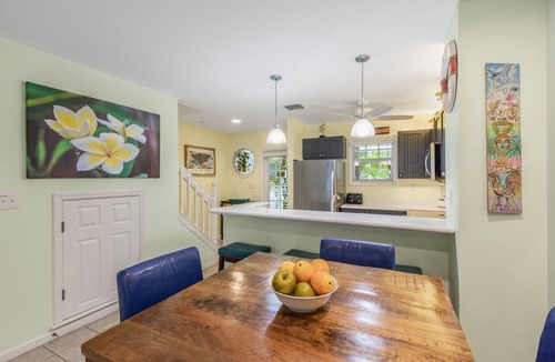Bahama Village House | SALTY KISSES ~ Charming 2 Bedroom, 1.5 Bath Townhome in Truman Annex!