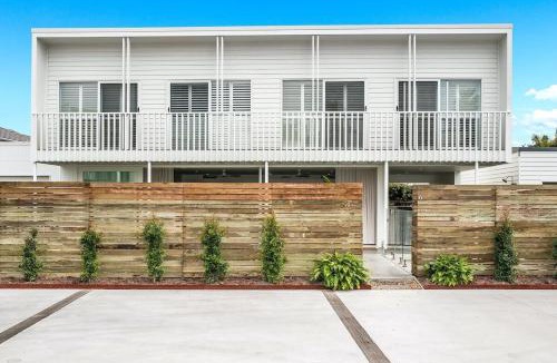 Byron Bay Villa | Sanctuary Spaces - Lomani Six