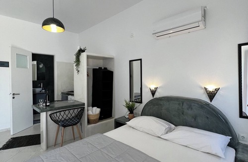 Oia House | Santo Margarita