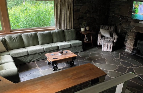 Emporium House | Secluded, organic modern 3-bedroom home in wooded setting.