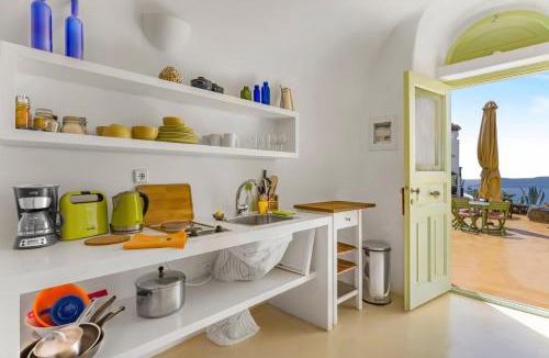 Firostefani Apartment | Sensyo Caves