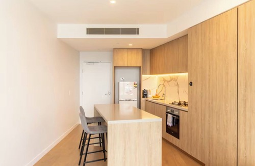 Broadbeach Apartment | Serene Hinterland Views from the Casino