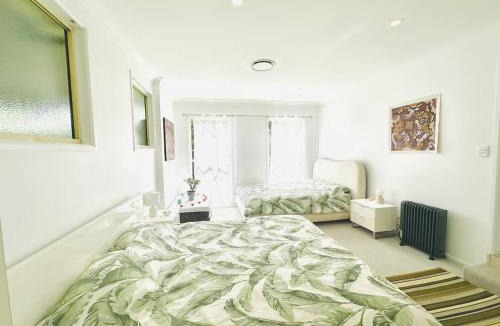 Springbrook House | Serenity Rainforest Retreat With Breathtaking Gold Coast Views - Sleeps 4 - 6 people