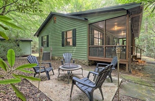 Blairsville Cabin | “Serenity Wow!” Cabin on the Creek Close to Town