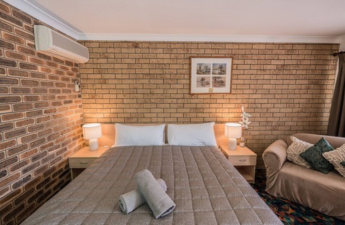 Tenterfield Hotel | Settlers Motor Inn