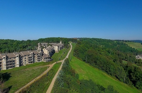 Seven Springs Condo | Seven Springs Stoneridge 4 Bedroom Standard Condo, Ski-In/Out! by RedAwning