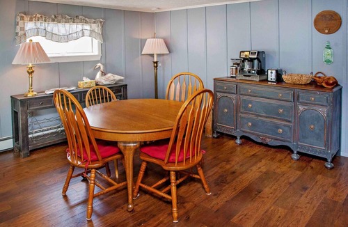 Hammondsport House | Shore Thing Waneta Lakefront Cottage