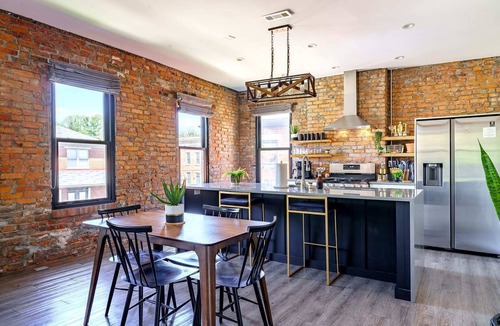 Italian Village House | Short North/Downtown | Steps to High St | Walk to Convention Ctr | Free Parking