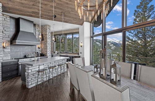 Windcliff Estates House | Skyes Peak - Luxury Mountain Retreat with Breathtaking Views and Hot Tub