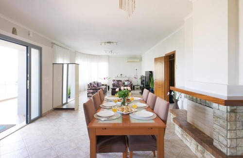 Katochori Apartment | Solena - Garden Escape with Views near Chania