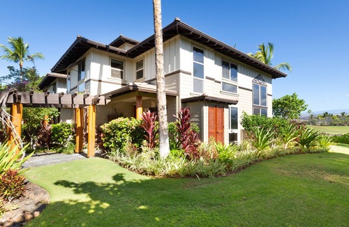 Kamuela Condo | Sophisticated freshly remodeled two story Golf Villa w/Private Beach Club