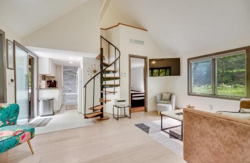 South Salem House | South Salem Vacation Rental w/Furnished Deck!
