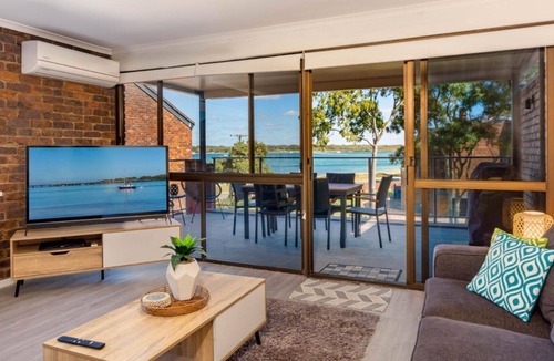 Bellara House | Spacious Family Unit With Incredible Water Views