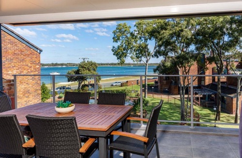 Bellara House | Spacious Family Unit With Incredible Water Views