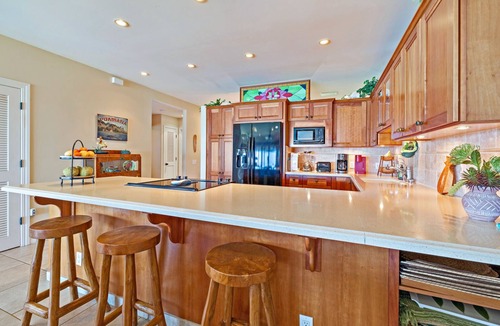 Historic Lahaina Front Street House | Spectacular Maui Family vacation home - 4 bedroom + den, 4 bath, AC, pool.