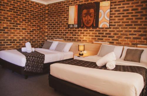 Casino Hotel | Squatters Homestead Motel