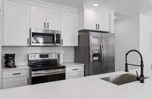 Midvale House | STEAM SHOWER*3BD 2BA Home Close to Ski Canyons/SLC