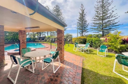 Bilinga Apartment | Step out to the Beach