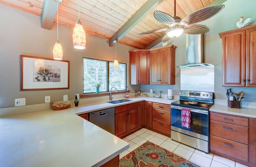 Princeville House | STUNNING! Princeville 3BR/3BA Home on Golf Course-Mtn Views, screen in Lanai!
