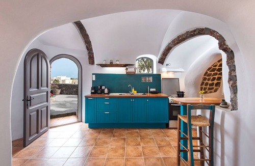 Vourvoulos House | Stylish & Authentic Houses with Beautiful Sea View!