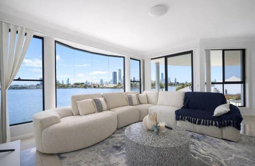 Mermaid Waters House | Stylish Canalfront Paradise with Designer Interiors