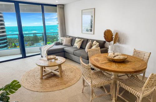 Broadbeach Apartment | Stylish Coastal Retreat Oracle Tower 2 Level 15