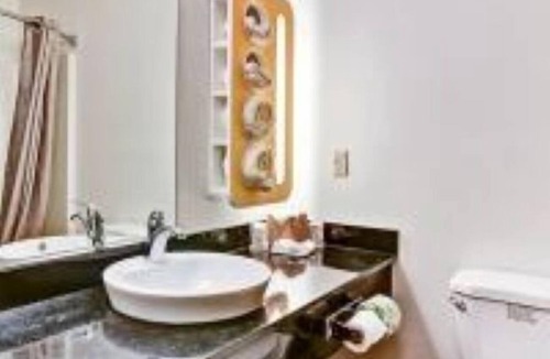 Moon Township Hotel | Suburban Studios