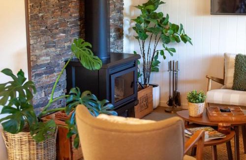 Bunburra House | Sugarloaf - Luxury Farmhouse Cabin