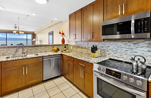 Kahana Condo | Summer Special - $495/night 7/30-9/1 -Oceanfront, Corner 3 bd/2ba-SK 375