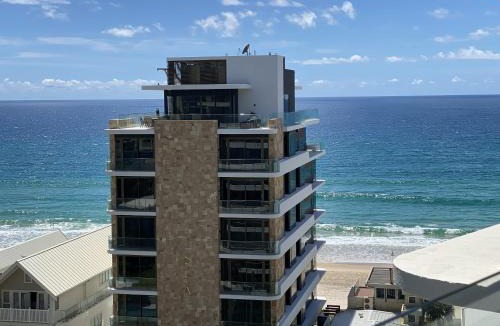Main Beach Apartment | Sunbird Beach Resort Main Beach