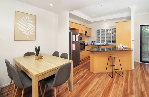 St. Lucia House | Sunny St Lucia Stay/5 Beds & Free Parking