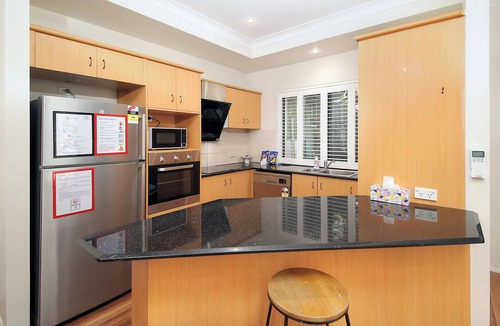 St. Lucia House | Sunny St Lucia Stay/5 Beds & Free Parking