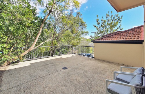 St. Lucia House | Sunny St Lucia Stay/5 Beds & Free Parking