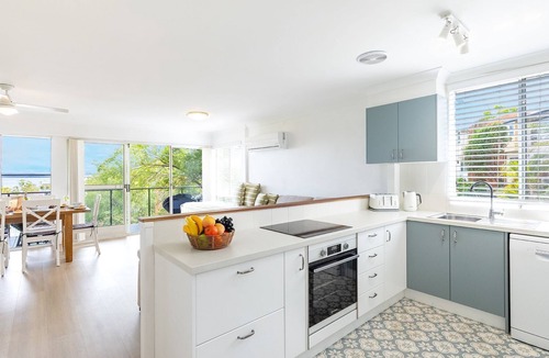 Nelson Bay Apartment | Sunset Towers 8, 25 Donald St - heart of town with water views