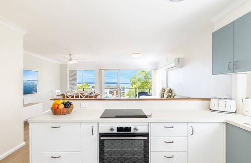 Nelson Bay Apartment | Sunset Towers 8, 25 Donald St - heart of town with water views