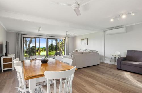 Arrawarra Headland House | Surf Shack Arrawarra Headland