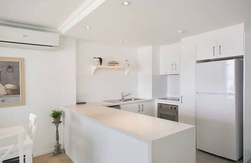 Gold Coast Hotel | Surfers Paradise Beachfront 1 Bedroom Serviced Apartment