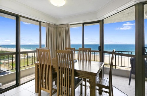 Palm Beach Apartment | Surfside Court - Hosted by Burleigh Letting