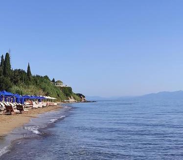 Kompi Apartment | Takis Haikos House two minutes walk to the beach Peroulia