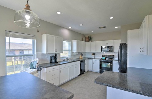 Terramar Beach House | Terramar Beach & Pool Access: West Galveston Home!