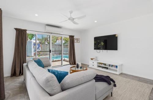 Casuarina House | The Beachside Sanctuary -500m from Beach with Pool & Heated Spa