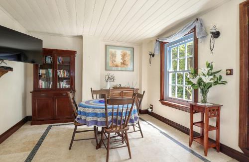 Mount Victoria House | The Coach House